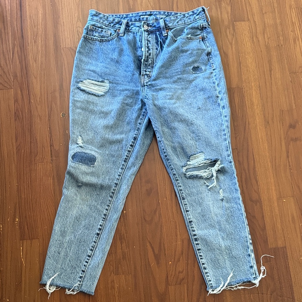 Old Navy Distressed extra hi rise of straight secret slim pockets